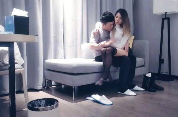 2021_1_29【男魔小天】一字马，倒立口交，3500高端外围，模特身材女神，花样繁多，体力强悍，激情四射，收藏必备